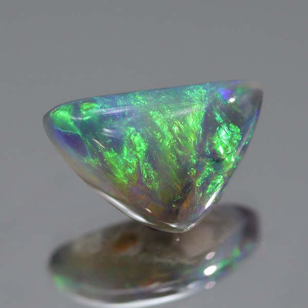 天然ブラックオパール 0.94ct 【グリーン遊色】