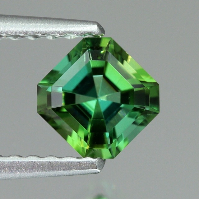 天然トルマリン 0.64ct 【アッシャーカット】 ブラジル・ゴルコンダ