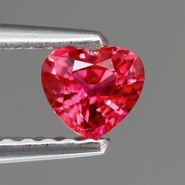 天然ルビー 0.31ct 【ピンキッシュレッド】 ハート　日独ミニ鑑別付