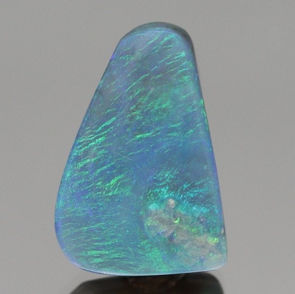 天然ブラックオパール 2.57ct 【青磁色】 ライトニングリッジ