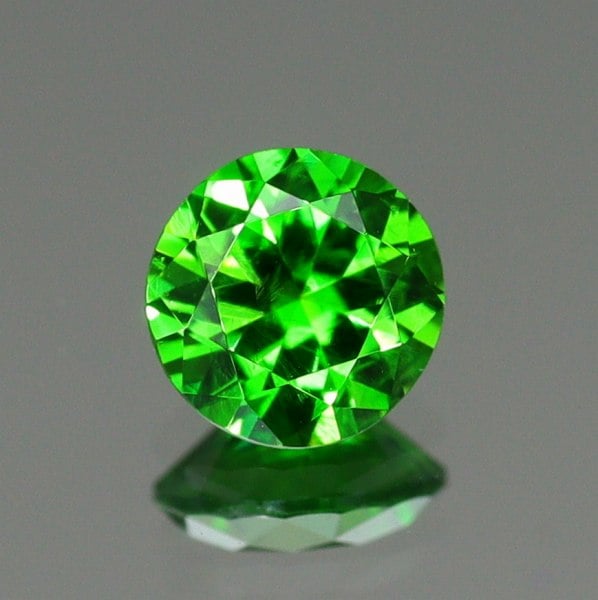 天然デマントイドガーネット 0.19ct 【ビビットグリーン】 ロシア