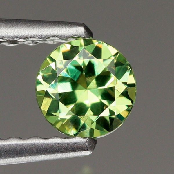 天然デマントイドガーネット 0.31ct 【輝き重視】