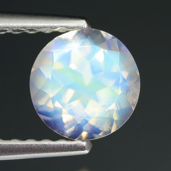 天然アンデシンラブラドライト 0.85ct 【レインボー】 インド