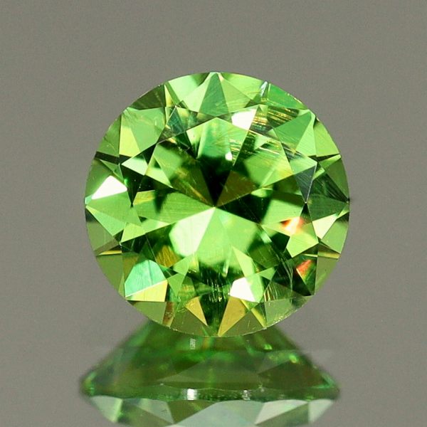 天然デマントイドガーネット 0.38ct 【ホーステールインクルージョン】 ロシア