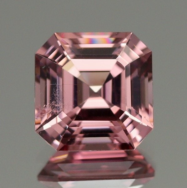 天然マラヤガーネット 0.93ct 【アッシャーカット】 タンザニア　