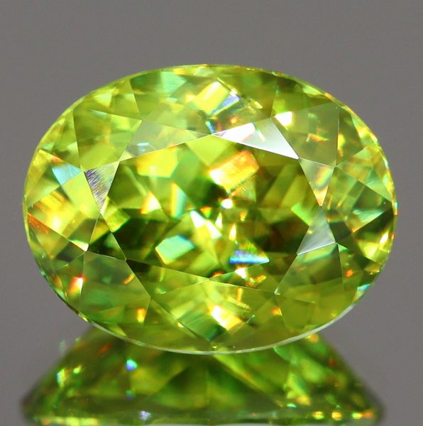 天然スフェーン 3.38ct 【イエロニッシュグリーン】 マダガスカル