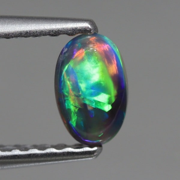 天然ブラックオパール 0.29ct 【激変レッドレインボー】 ライトニングリッジ