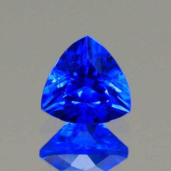 天然アウイナイト 0.10ct 【ビビッドブルー】 ドイツ