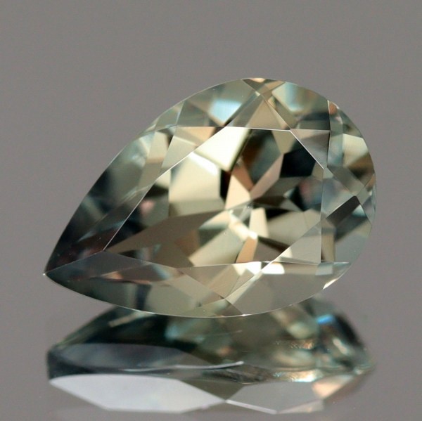 天然ダイアスポア 1.42ct 【カラーチェンジタイプ】 トルコ