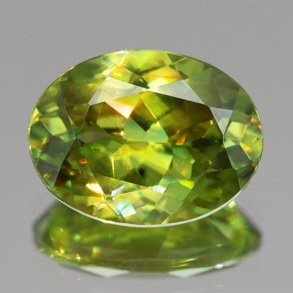 天然スフェーン 1.63ct 【イエロニッシュグリーン】 マダガスカル