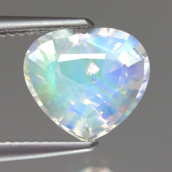 天然アンデシンラブラドライト 1.49ct 【レインボー】 ハートシェイプ