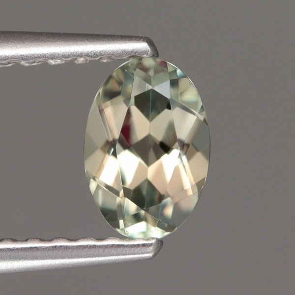 天然ダイアスポア 0.51ct 【カラーチェンジ】 トルコ