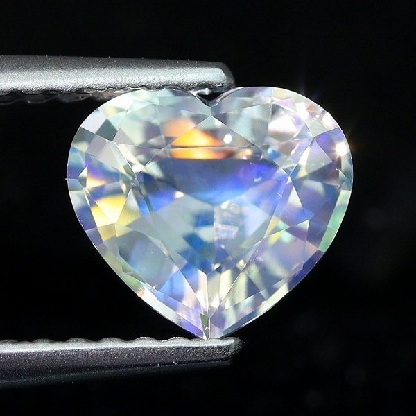 天然アンデシンラブラドライト 1.07ct 【レインボー】 ハートシェイプ
