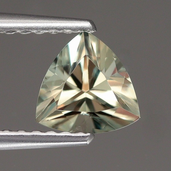 天然ダイアスポア 0.77ct 【カラーチェンジ】 トルコ