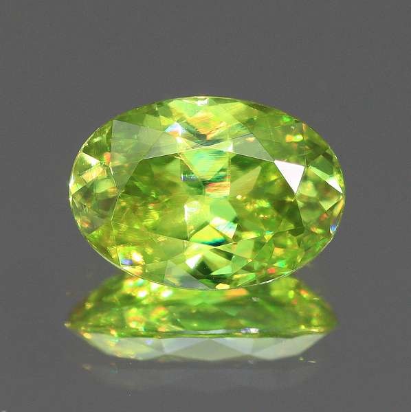 天然スフェーン 0.88ct 【イエロニッシュグリーン】 マダガスカル
