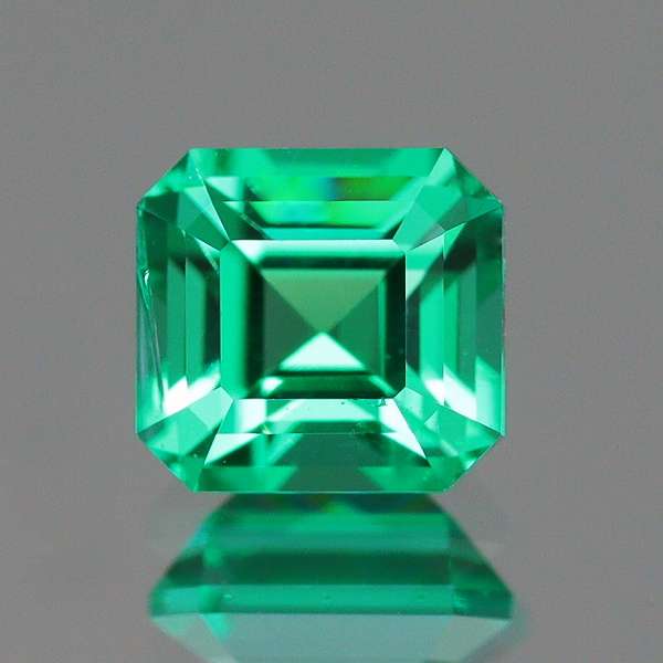 天然エメラルド 0.28ct 【美発色・ノンオイル】 ロシア GIA産地鑑別付