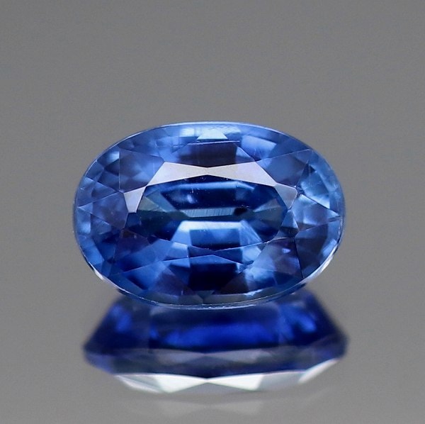 天然カイヤナイト 0.63ct　【オーバル】 ネパール