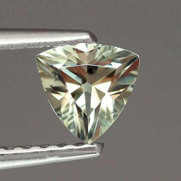 天然ダイアスポア 0.42ct 【カラーチェンジタイプ】 トルコ