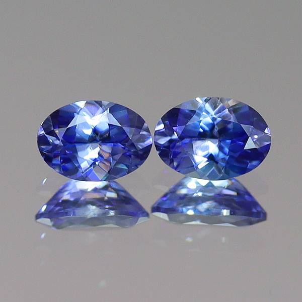 天然ベニトアイト 0.22ct/2P 【輝くブルー】 ペア
