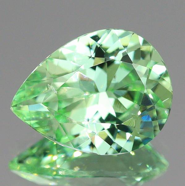 天然ミントガーネット 1.40ct 【極輝】 ペアシェイプ