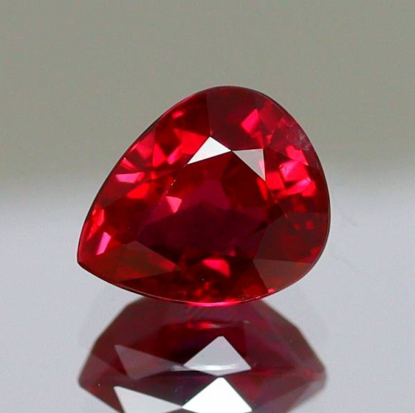 天然ルビー 0.57ct 【Pigeon Blood】 ミャンマー 鑑別付