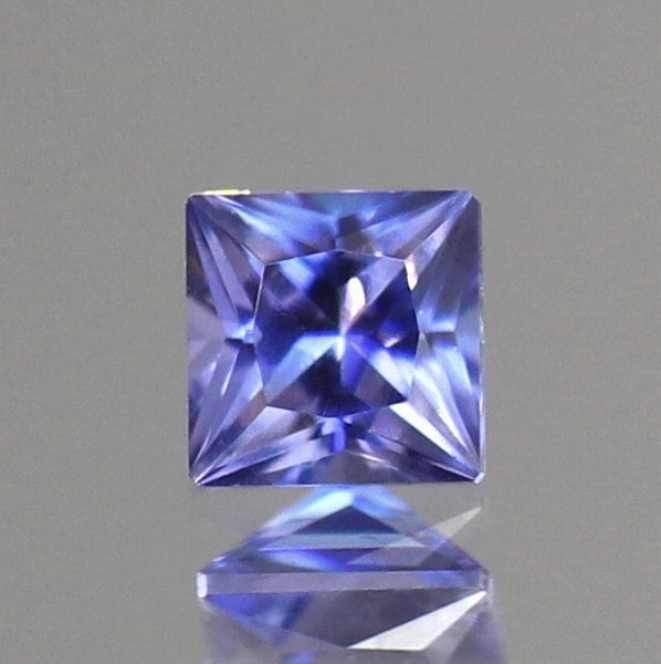 天然ベニトアイト 0.05ct 【プリンセスカット】