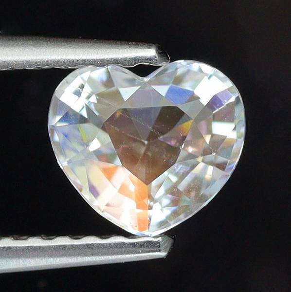 天然アンデシンラブラドライト 0.60ct 【レインボー】 ハートシェイプ