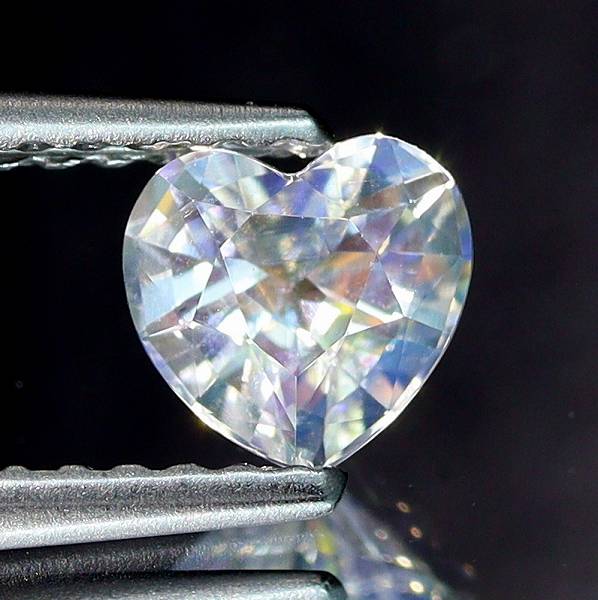 天然アンデシンラブラドライト 0.54ct 【レインボー】 ハートシェイプ