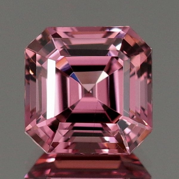 天然マラヤガーネット 0.92ct 【アッシャーカット】 タンザニア