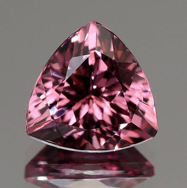 天然マラヤガーネット 1.41ct 【タンザニア】 トリリアント