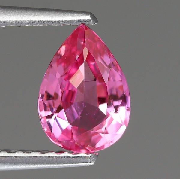 天然ピンクサファイア 0.84ct【マダガスカル】 ペアシェイプ 天然ピンクサファイア 0.84ct【マダガスカル】 ペアシェイプ