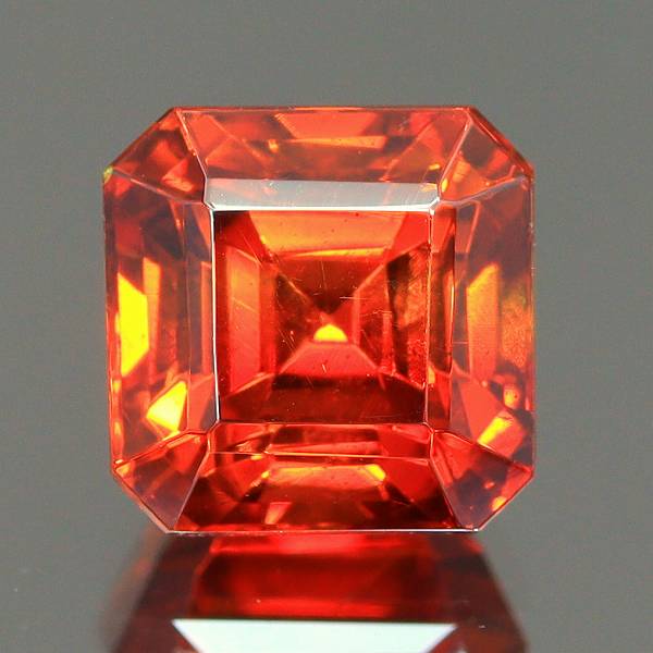 天然スファレライト 1.70ct 【輝くオレンジ】 スペイン 天然スファレライト 1.70ct 【輝くオレンジ】 スペイン