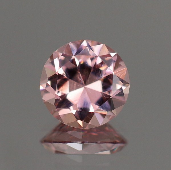 天然マラヤガーネット 0.36ct 【美カラーシフト】 マダガスカル