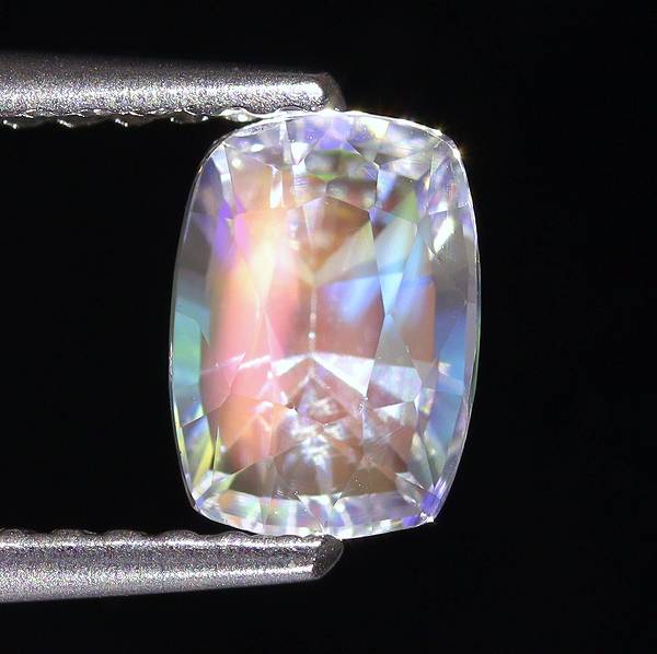 天然アンデシンラブラドライト 0.94ct 【レッドレインボー】 クッション