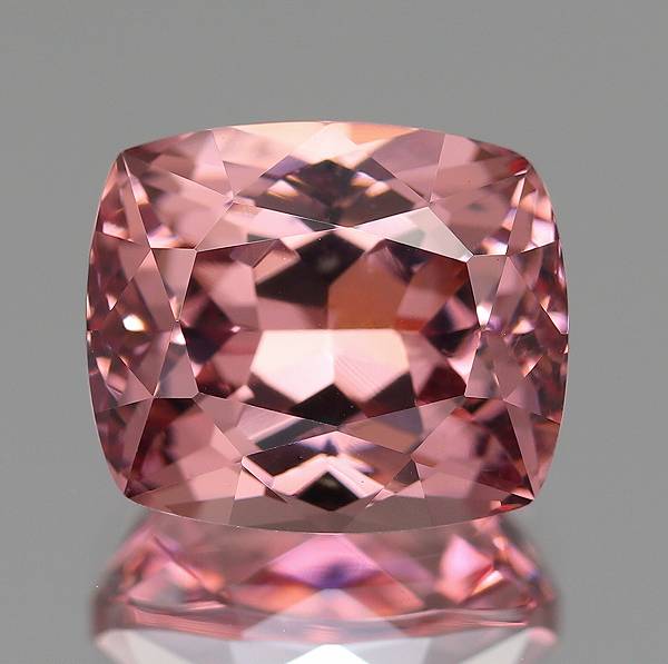 天然マラヤガーネット 1.80ct 【美カラーシフト】 タンザニア