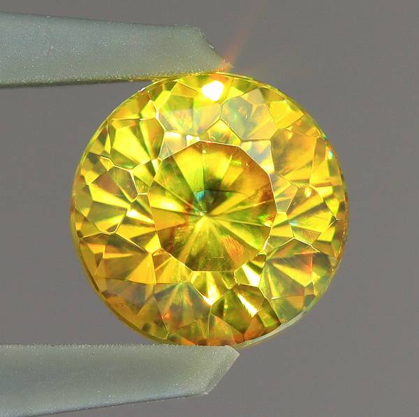 スファレライト九尾彫り物♡フローライト共生 1.8kg越え スファレライト九尾彫り物♡フローライト共生 1.8kg越え