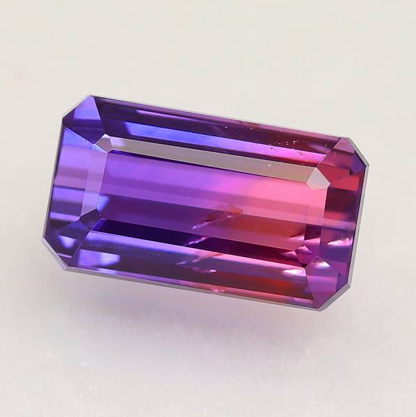 天然バイカラーサファイア 0.92ct 【ピンク&ヴァイオレット】 非