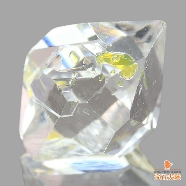 透明なクォーツにイエローのオイル♪