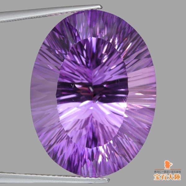 明るい光沢感のコンケーブカット♪