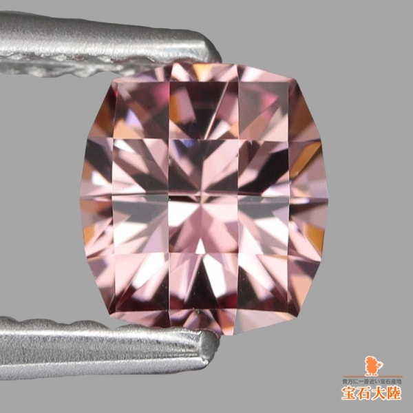 天然マラヤガーネット 0.62ct 【ピクセルカット】 タンザニア