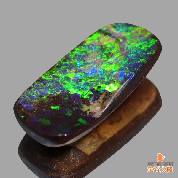 天然ボルダーオパール 2.74ct 【メタリックグリーン遊色】オーストラリア