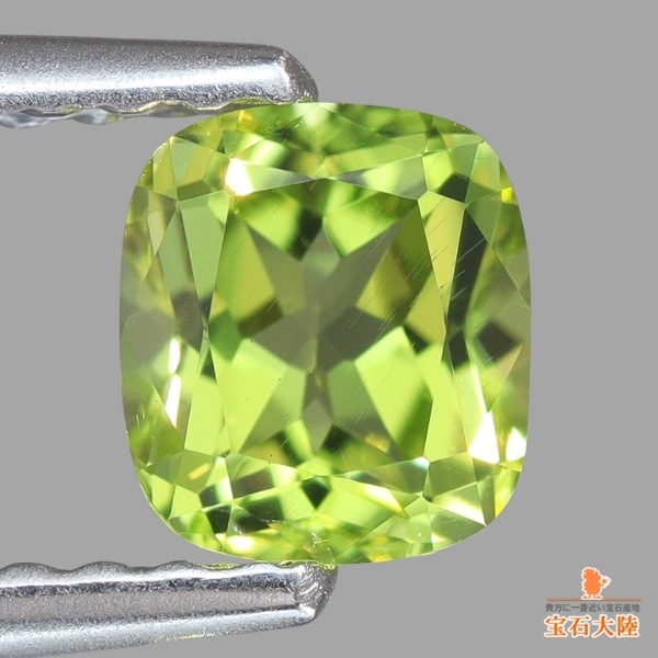 天然ペリドット 0.57ct 【隕石・レインボー】クッション パラサイト