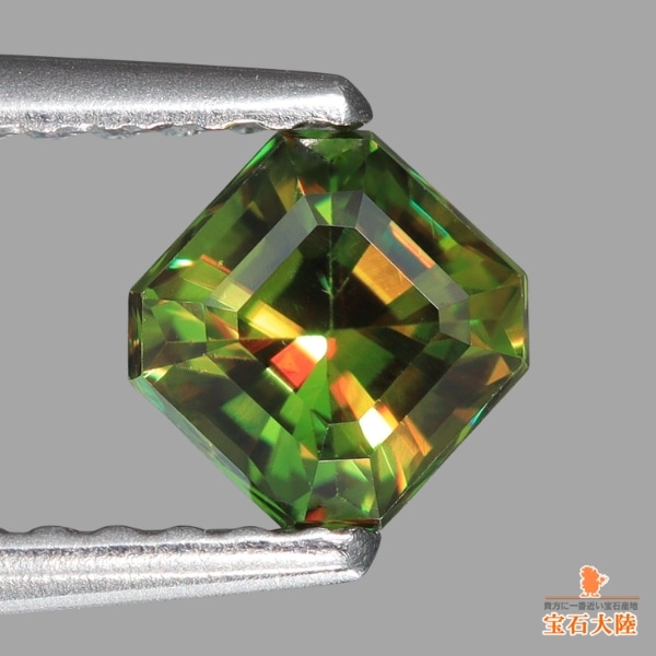 天然スフェーン 0.53ct 【煌めくグリーン】 パキスタン