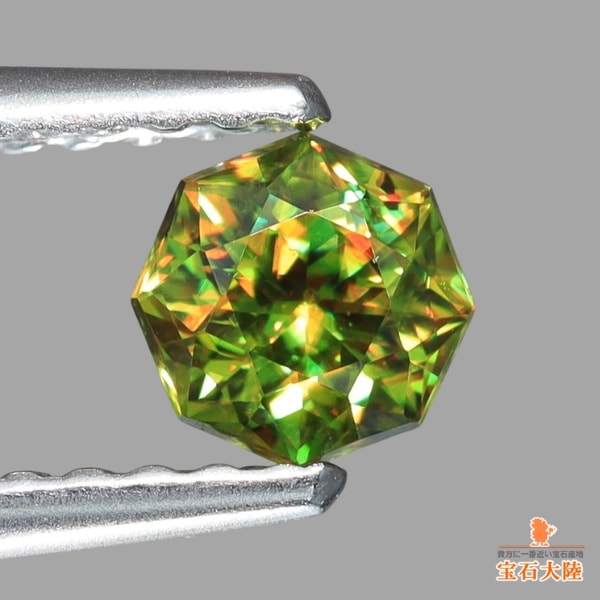 天然スフェーン 0.37ct 【煌めくグリーン】 パキスタン