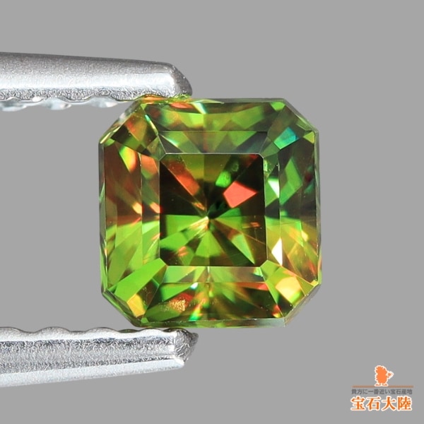 天然スフェーン 0.45ct 【煌めくグリーン】 パキスタン