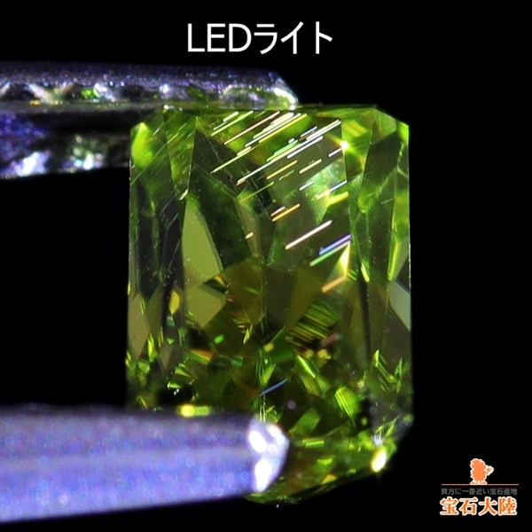 天然ペリドット 0.87ct 【隕石・レインボー】オクタゴン パラサイト