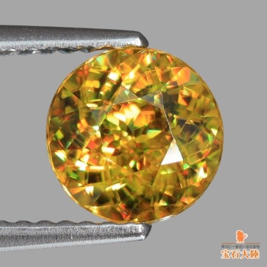 天然スフェーン 1.56ct 【煌めくゴールデンイエロー】 マダガスカル