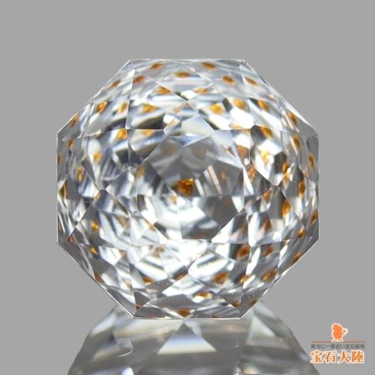 一粒のラフが万華鏡の様に反射します♪