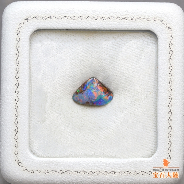天然ボルダーオパール 3.76ct 【レッドマルチ美遊色】オーストラリア