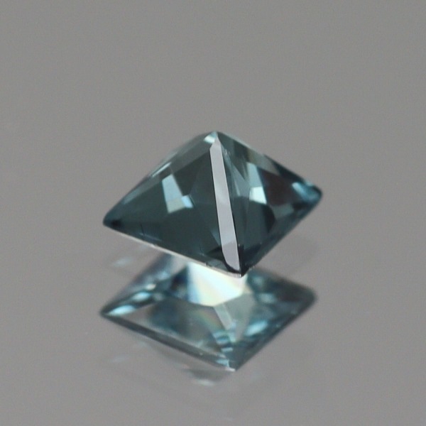 天然カラーチェンジガーネット 0.14ct 【アレキタイプ】 マダガスカル